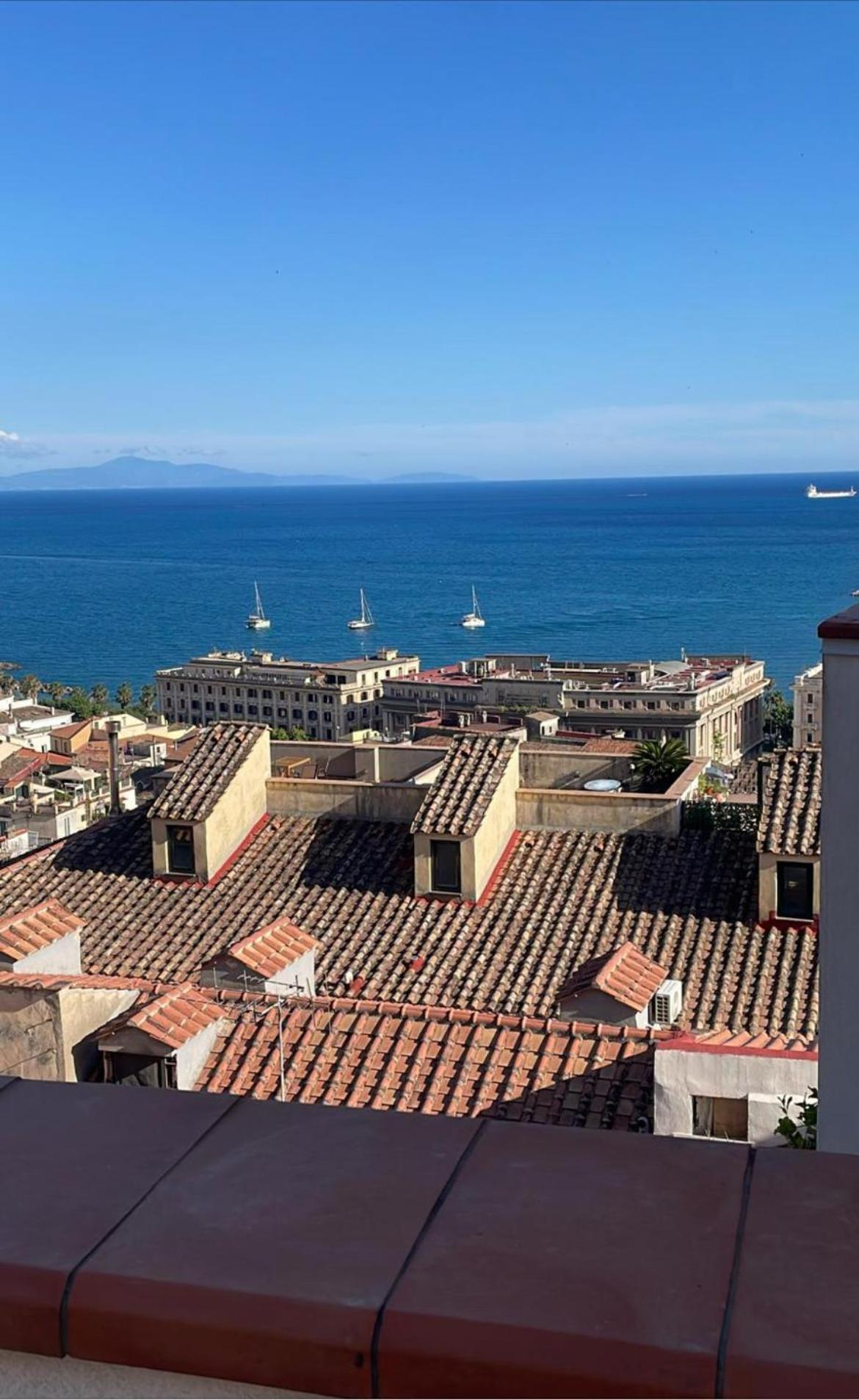 Ti Racconto Il Mare Apartment Salerno Exterior photo